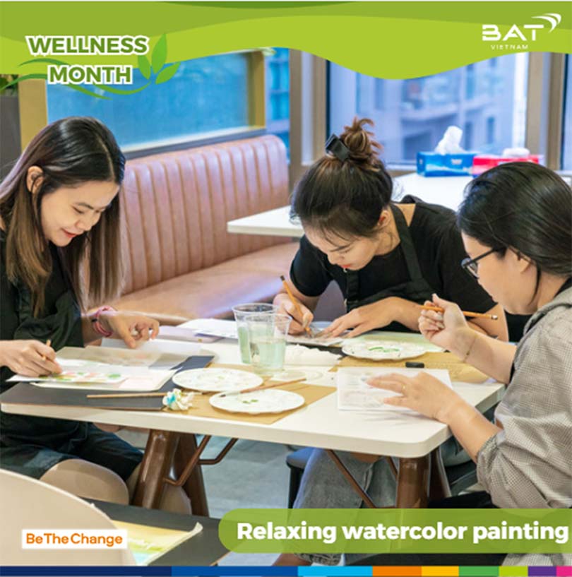 Nhân viên tham gia Workshop Vẽ tranh màu nước trong Wellness Month
